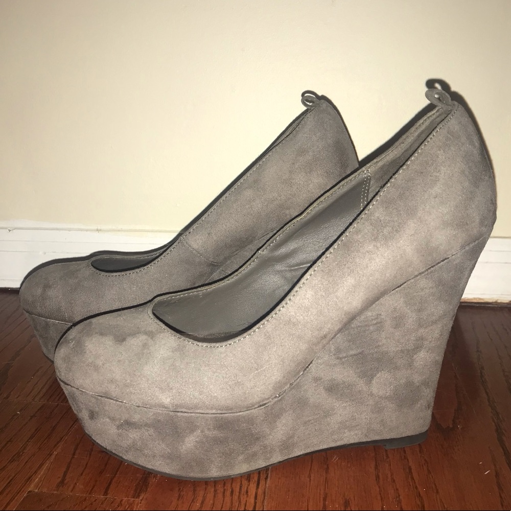 Madden Girl Gray Wedges